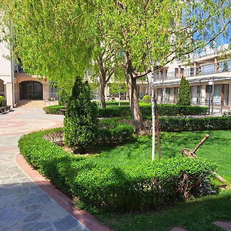Patrick'S Apartments - Sorrento Sole Mare, Свети Влас Екстериор снимка