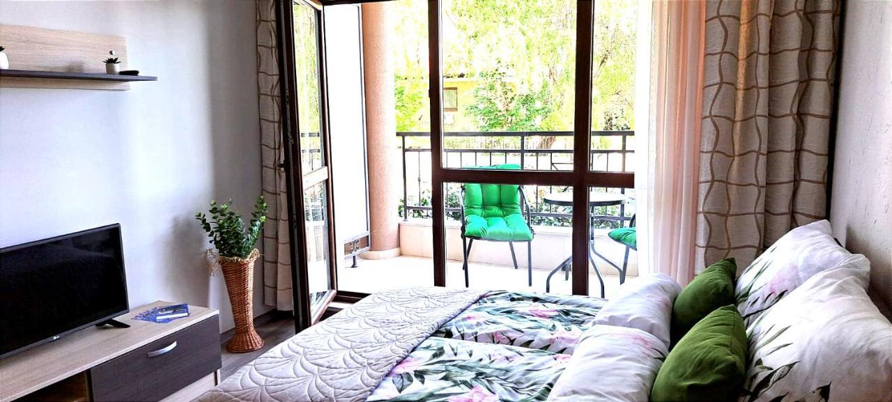 Patrick'S Apartments - Sorrento Sole Mare, Свети Влас Екстериор снимка