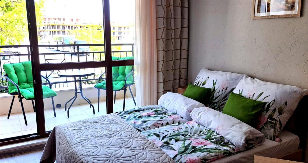 Patrick'S Apartments - Sorrento Sole Mare, Свети Влас Екстериор снимка