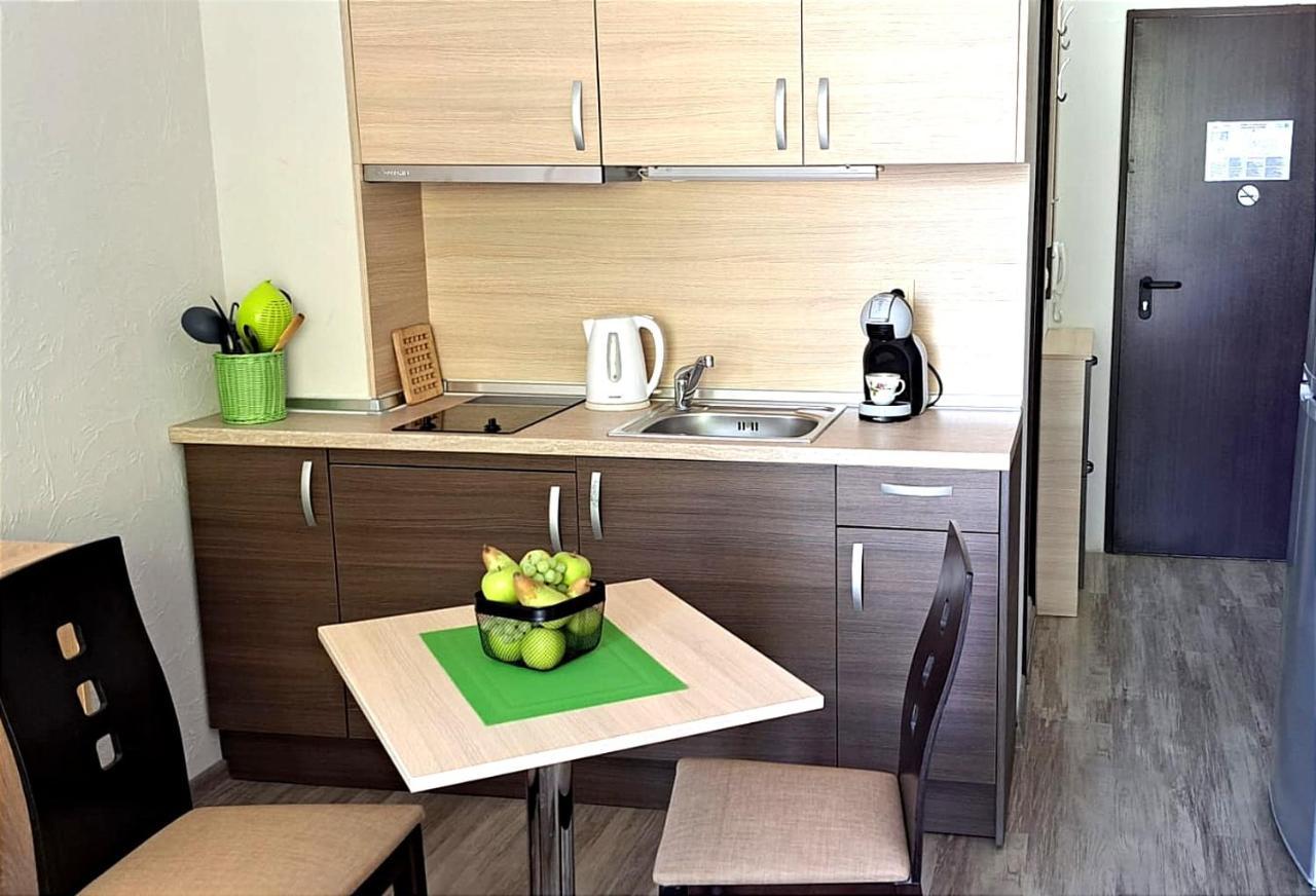 Patrick'S Apartments - Sorrento Sole Mare, Свети Влас Екстериор снимка