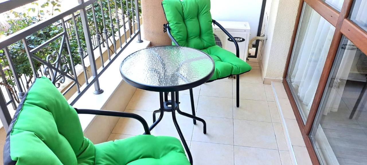 Patrick'S Apartments - Sorrento Sole Mare, Свети Влас Екстериор снимка