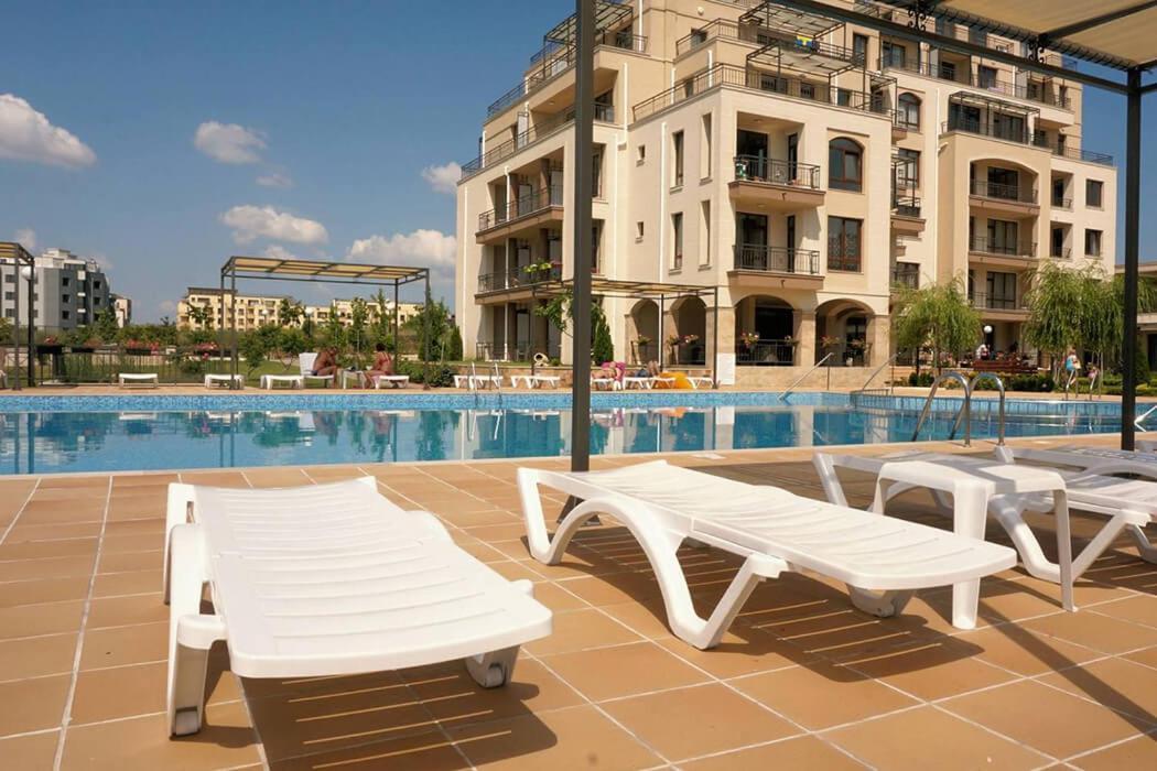 Patrick'S Apartments - Sorrento Sole Mare, Свети Влас Екстериор снимка