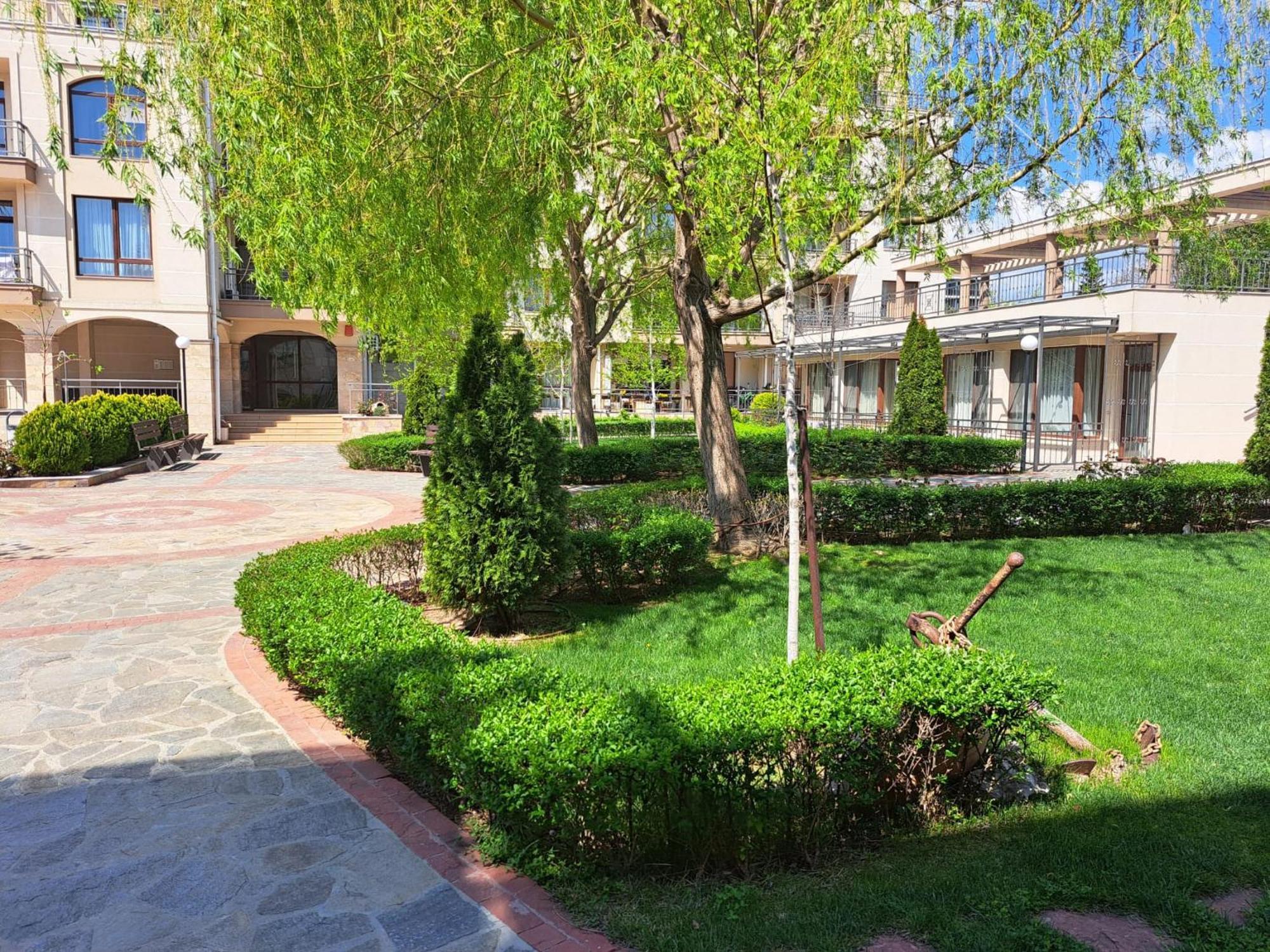 Patrick'S Apartments - Sorrento Sole Mare, Свети Влас Екстериор снимка