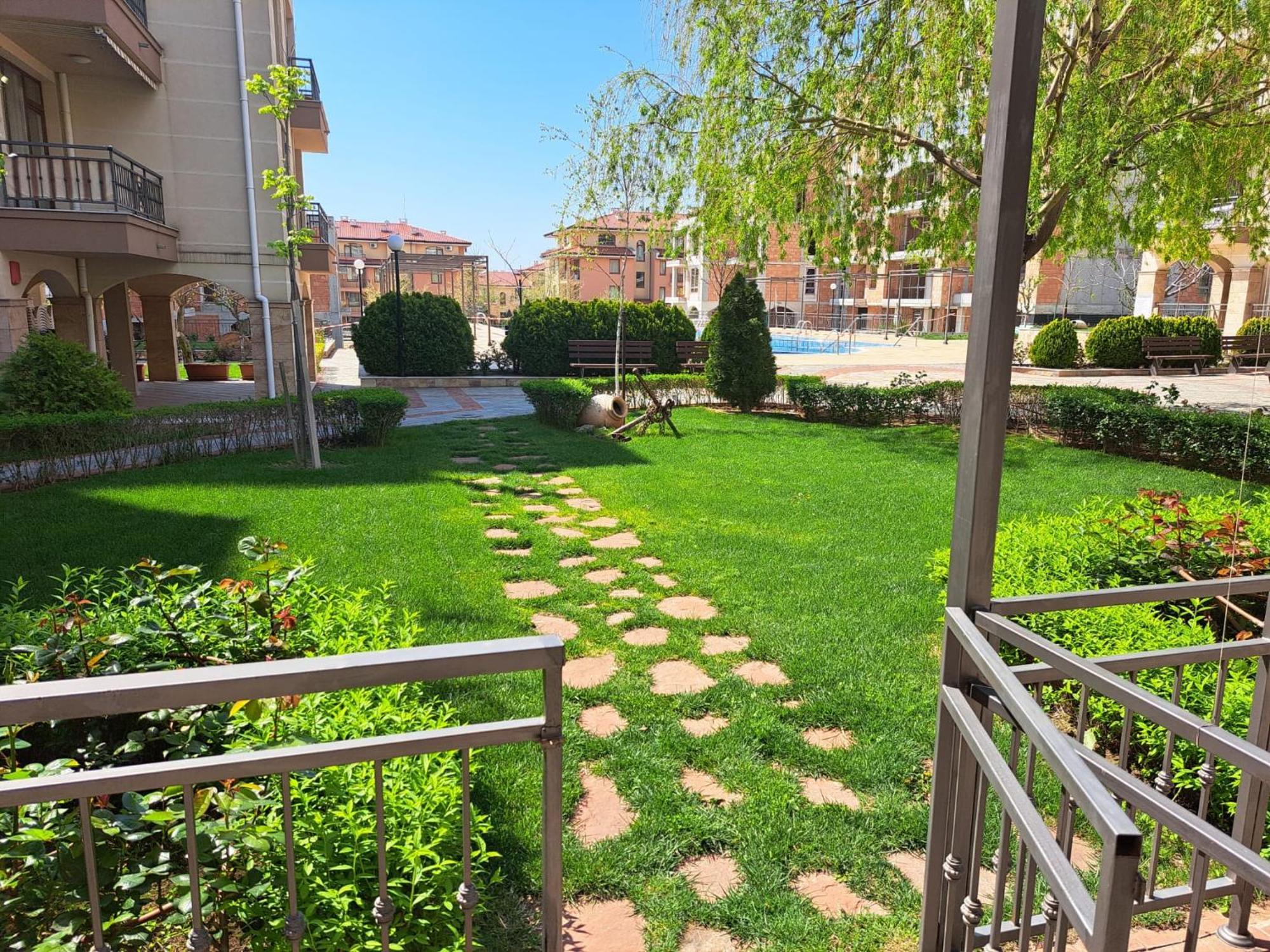 Patrick'S Apartments - Sorrento Sole Mare, Свети Влас Екстериор снимка